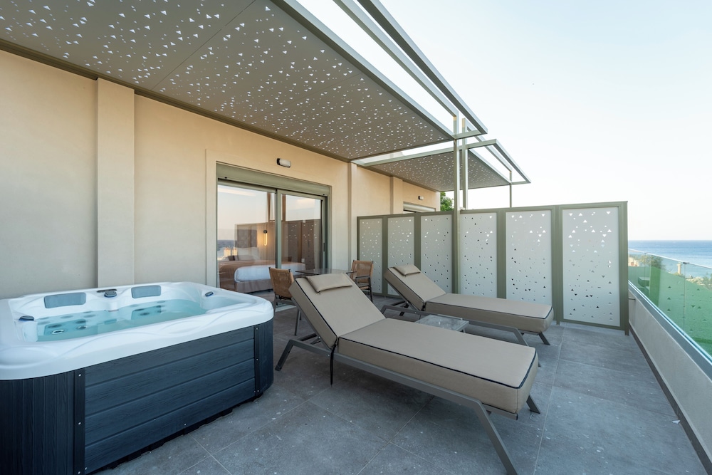 Philia Center Suites 46/73