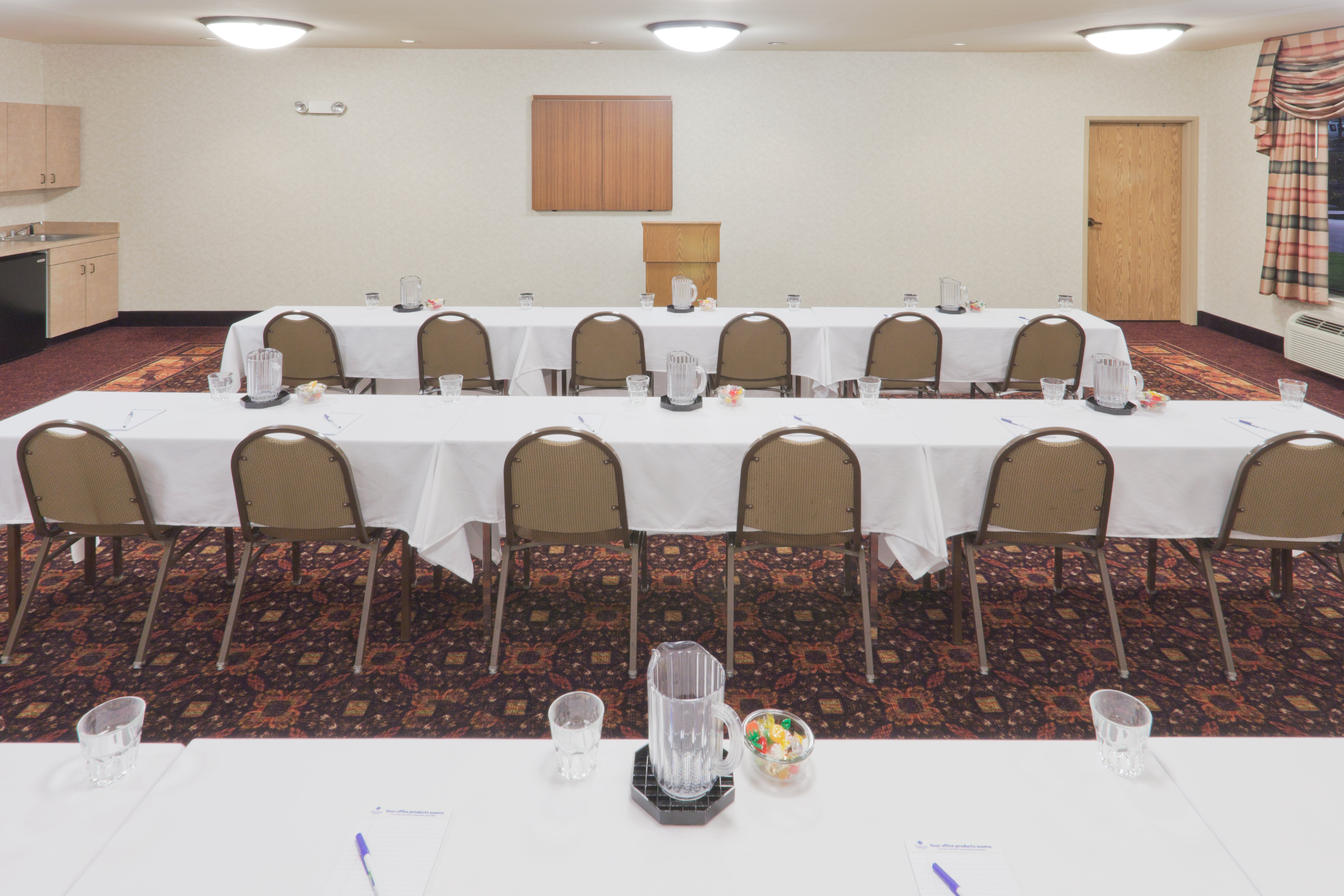 Holiday Inn Express Hotel And Suites Gillette 64/76