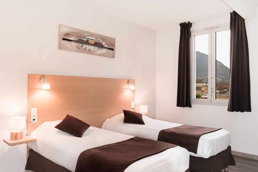 Comfort, Twin Beds, Valley View