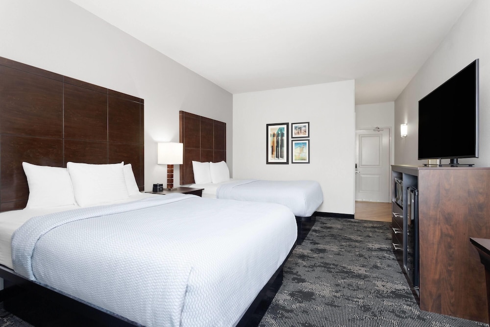 La Quinta Inn & Suites by Wyndham Columbus - Edinburgh 24/59