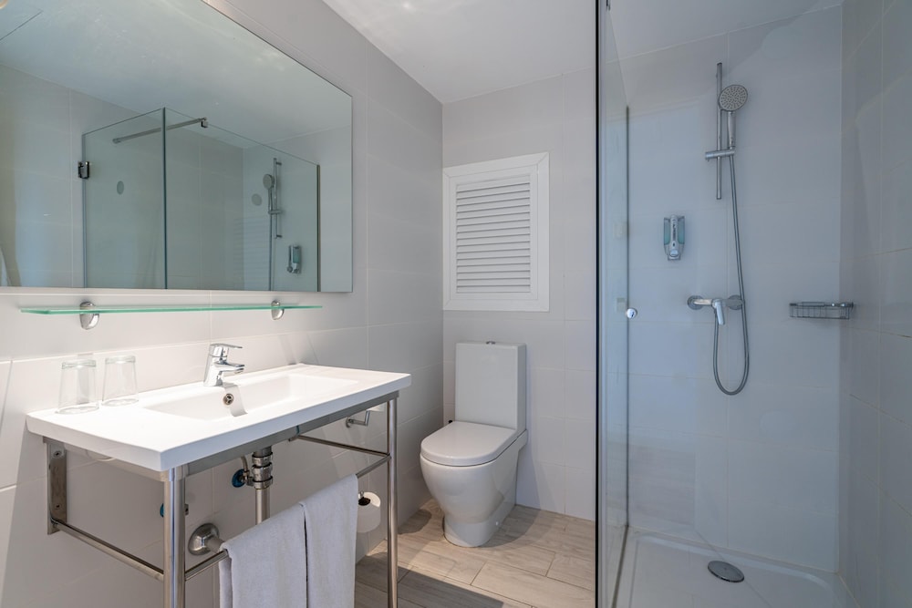 THB Niagara - Adults Only 60/62