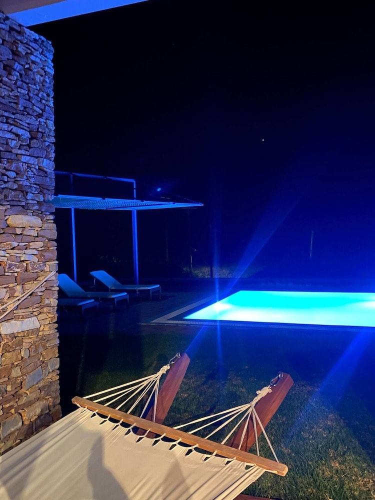 Cristelia Luxury Sea Front And Pool Villa 10/41