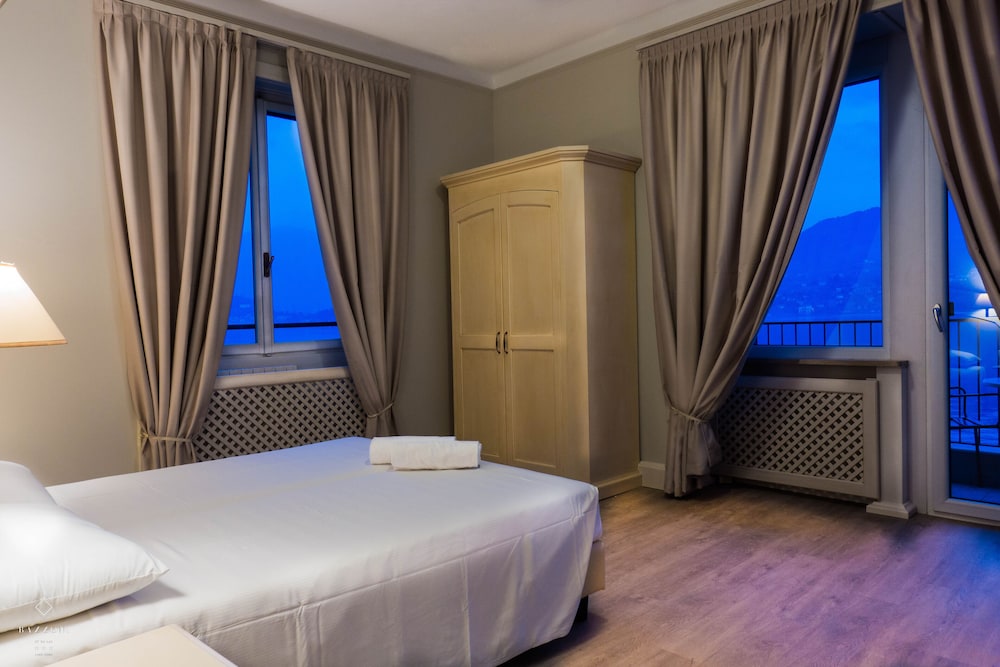 Hotel Bazzoni And Du Lac 30/70