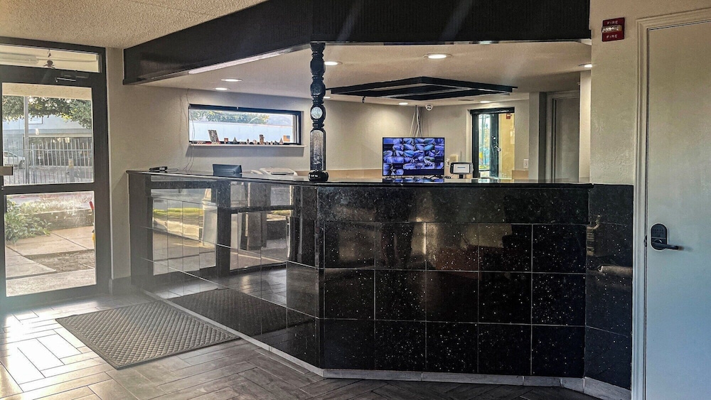 Studio6 Suites Dallas, TX - Loop 12 West 7/34