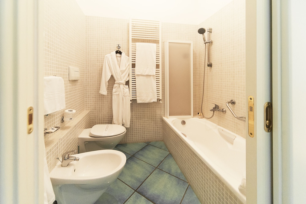 Hotel Santa Gilla 29/66
