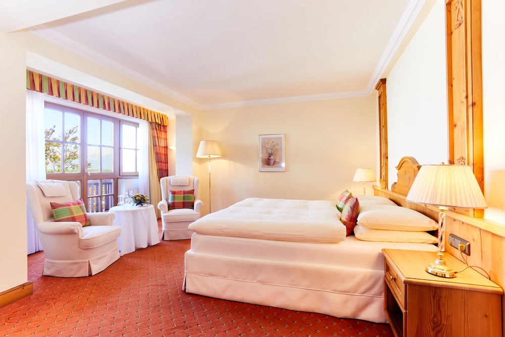 DELUXE, DOUBLE BED