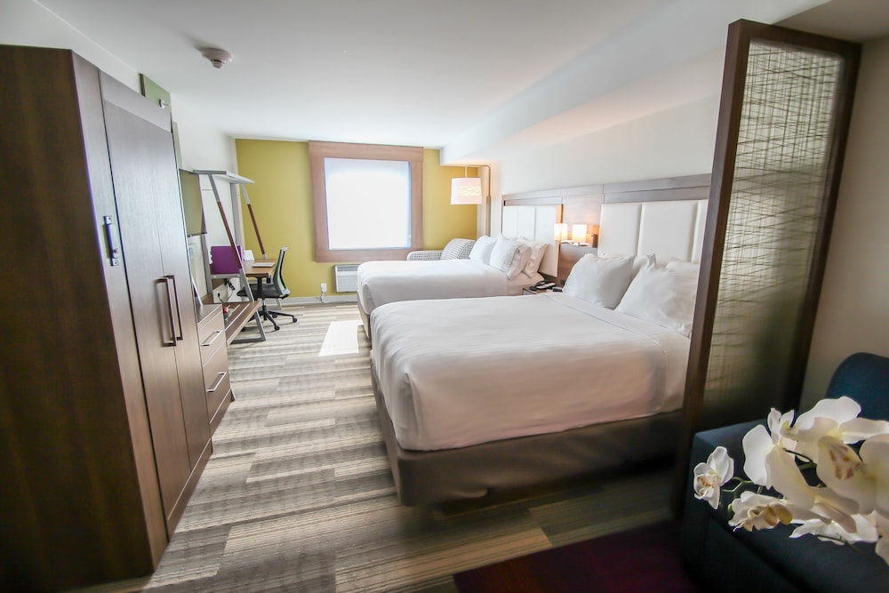 Holiday Inn Express & Suites Miami Airport East 23/69