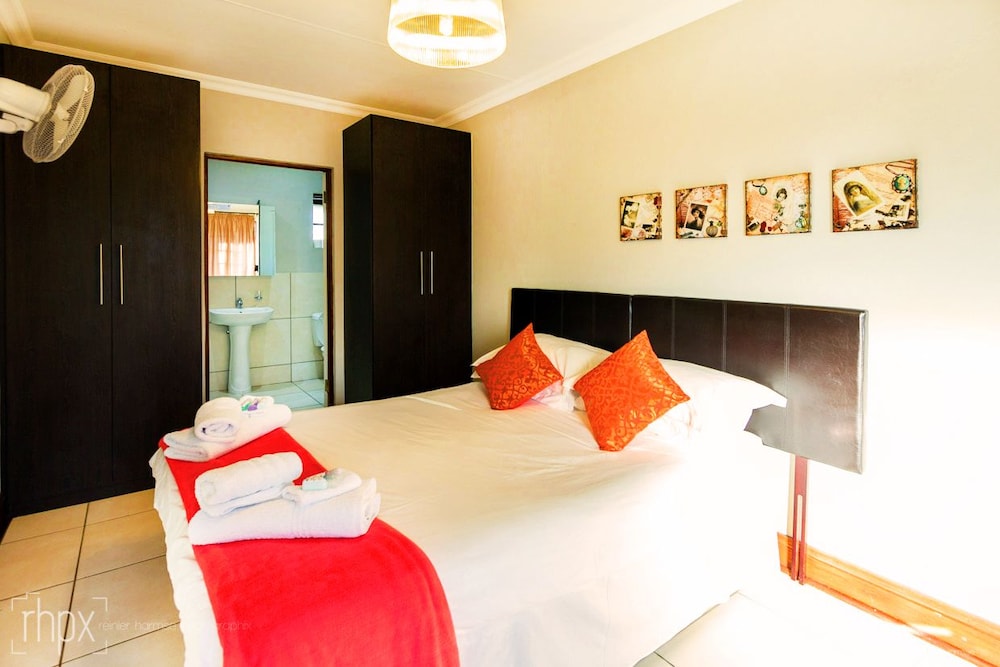 OR Tambo Guest House 10/49
