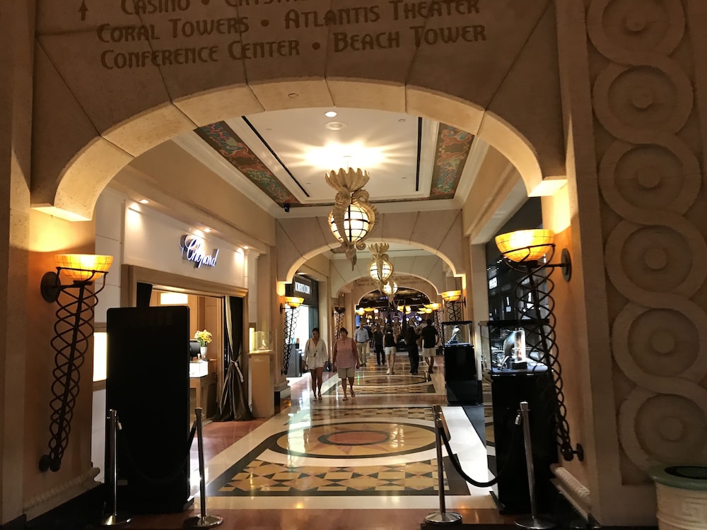 Harborside Resort At Atlantis 10/72