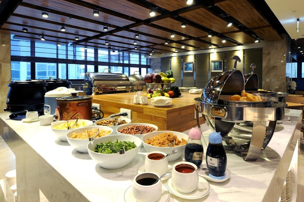 INTERNATIONAL CITIZEN HOTEL 19/26