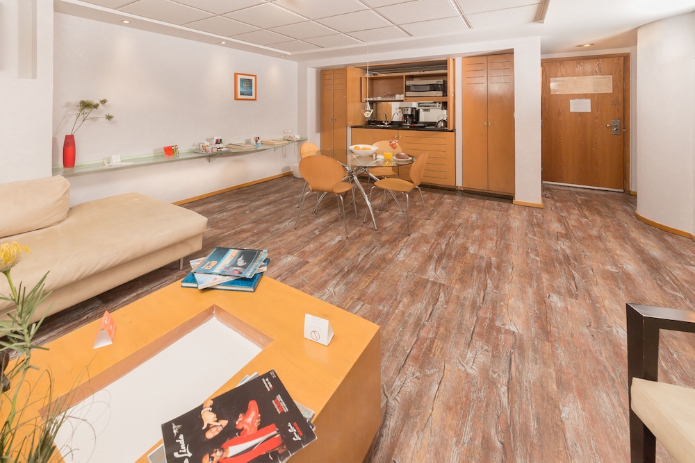 Suites Contempo 55/64
