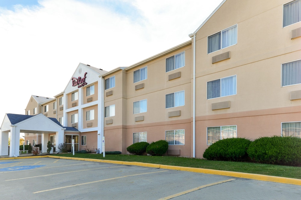 Red Roof Inn & Suites Danville, IL 2/30