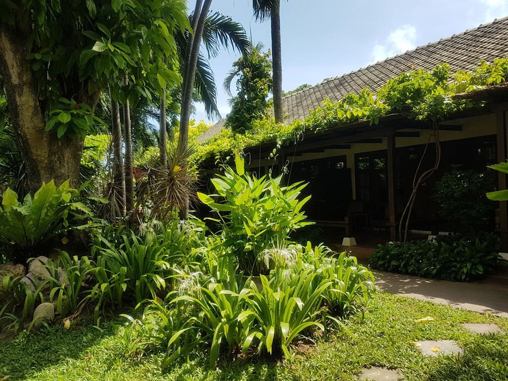 Montien House 40/50