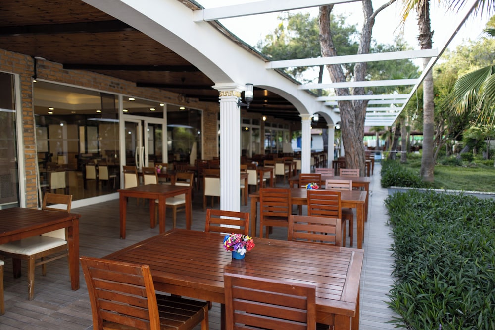 MAYA GOLF HOTEL 35/50