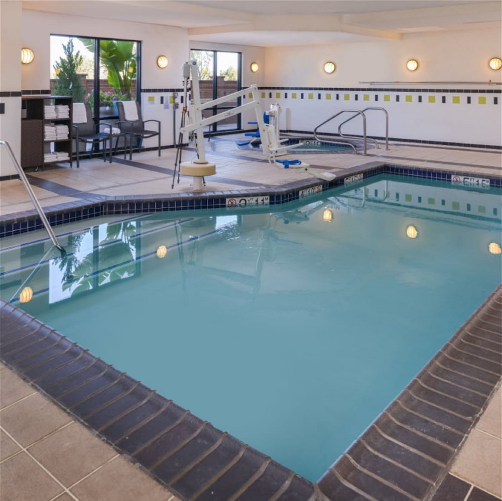 Fairfield Inn & Suites by Marriott Santa Maria 2/31