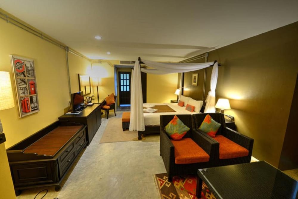 Baan Phuanda Phuket 56/79