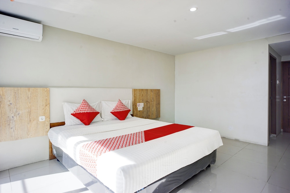 Collection O Gapura Hotel Near Parapat Penatapan Danau Toba 17/39