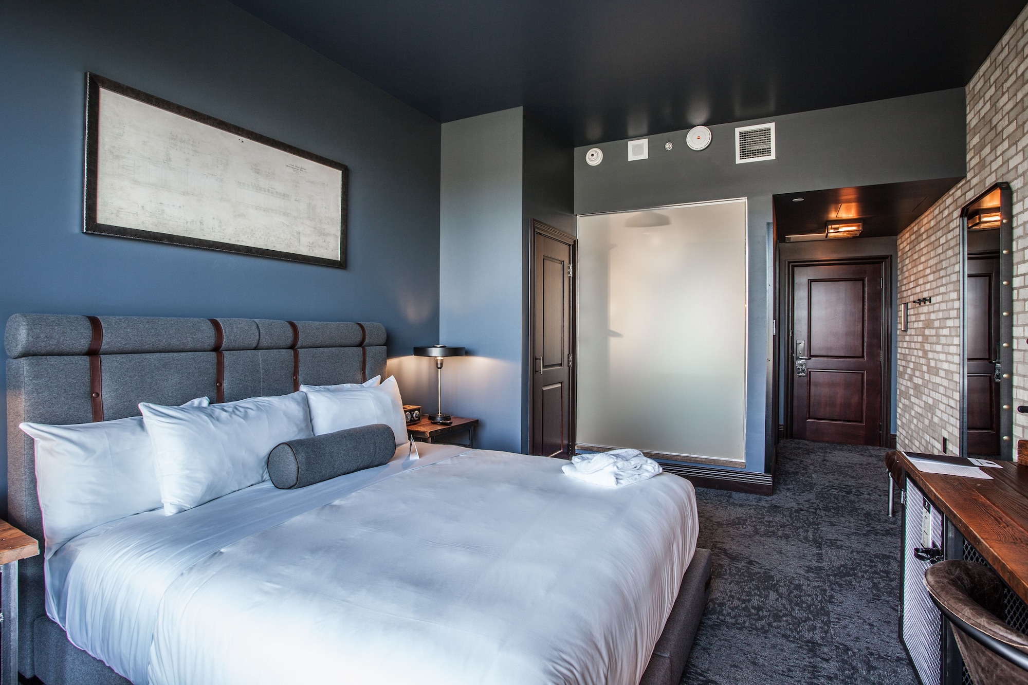 Heritage, King Bed, Sofa