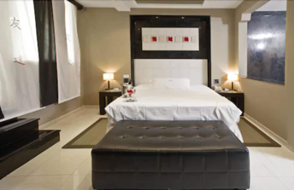 Zouk Hotel 14/50