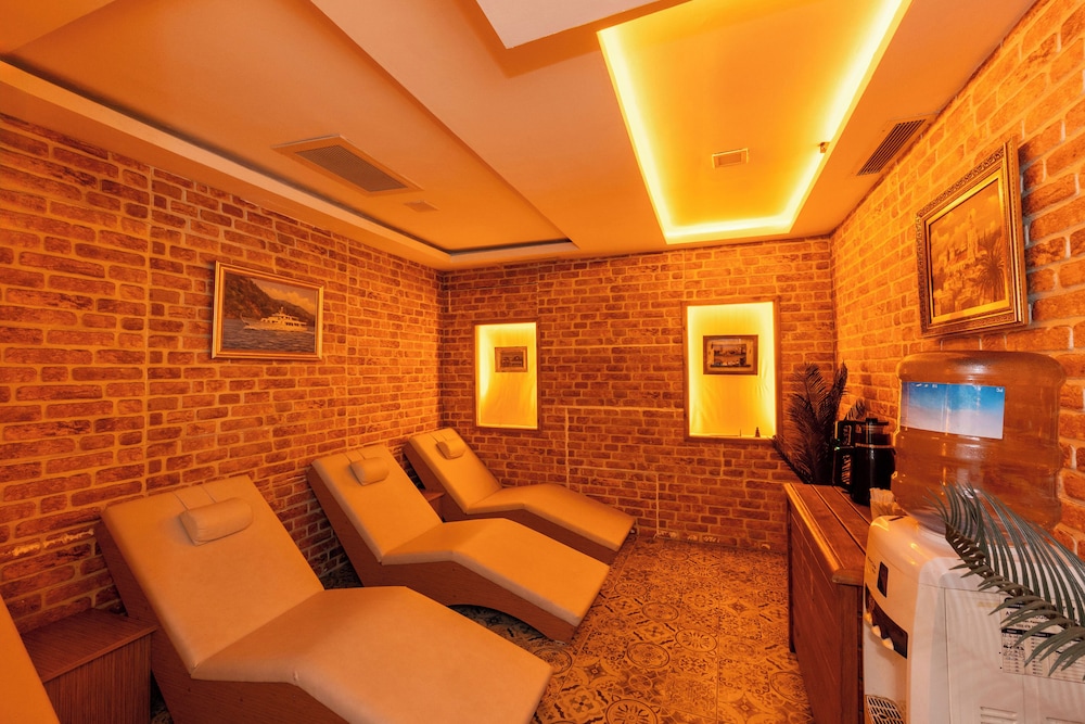 Pera Tulip Hotel 35/65