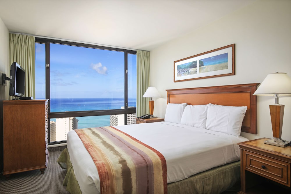 1 BEDROOM, SUITE, OCEAN VIEW