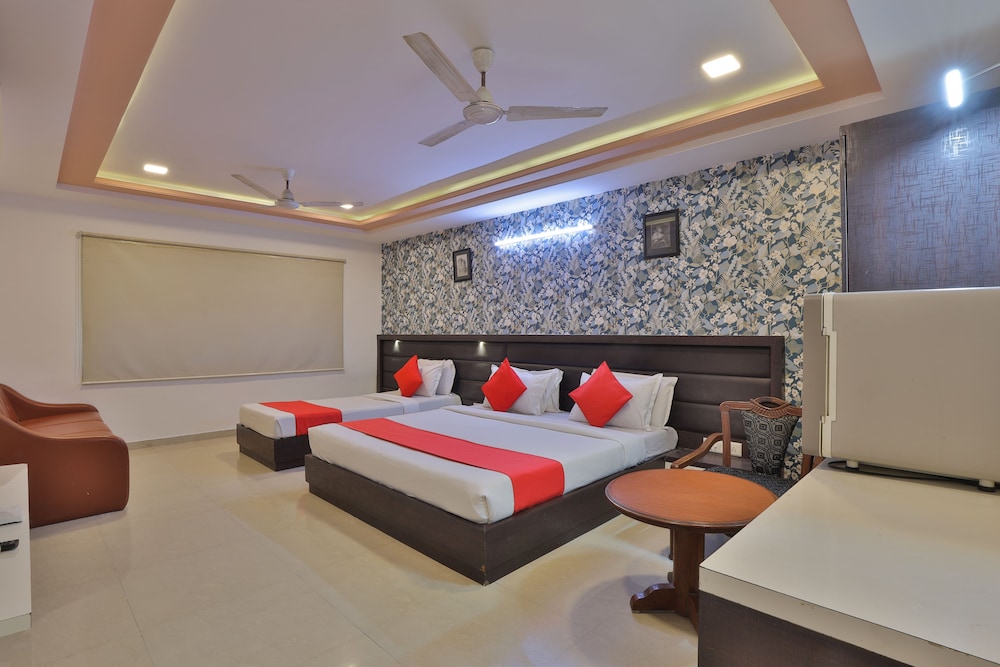 HOTEL SADHBHAV 14/49