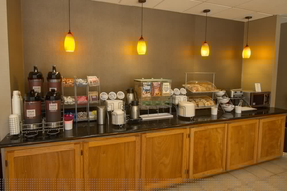 Comfort Suites Visalia - Convention Center 28/41