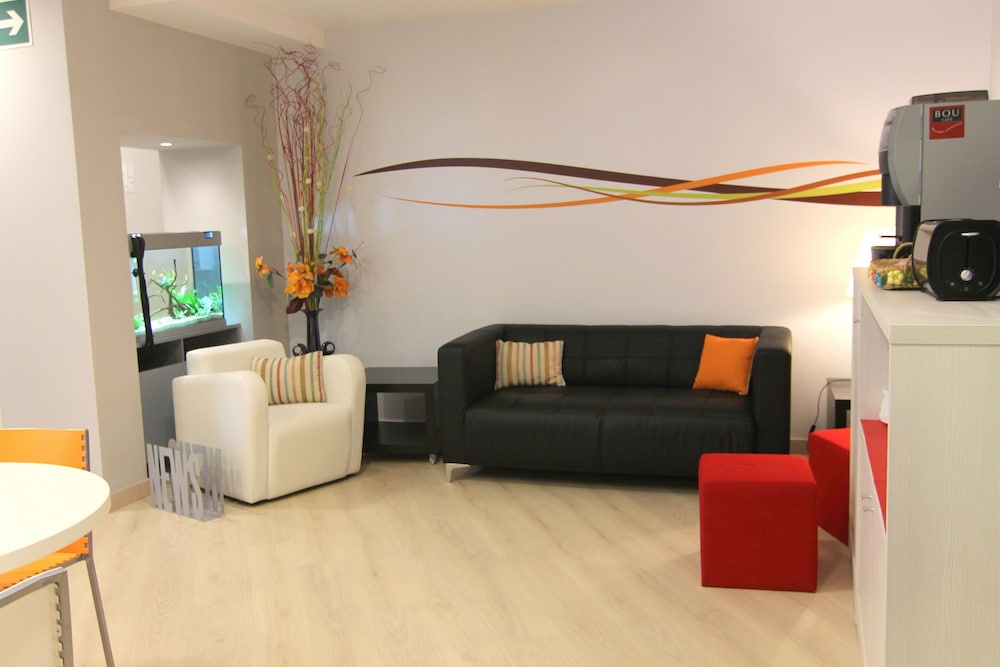 Hostal Aslyp 114 33/51