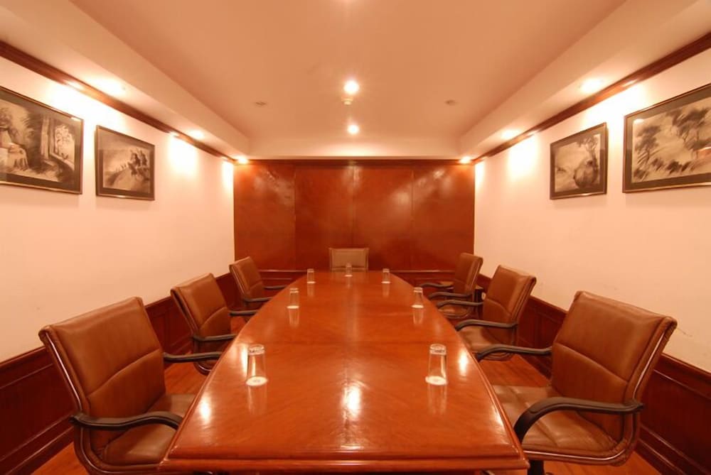 Hotel Chanakya Patna 32/34