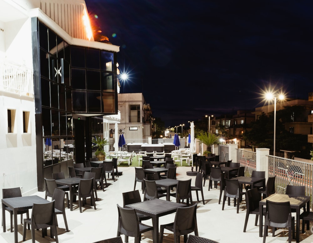 Hotel Accord Le Rose 36/50