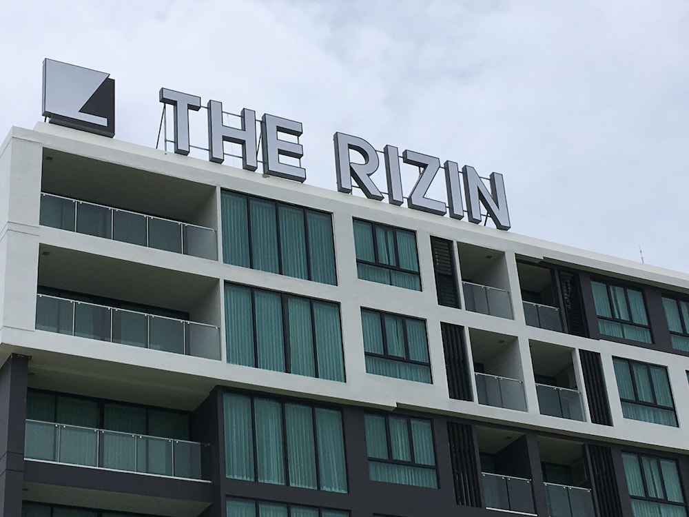 The Rizin Hotel 1/50