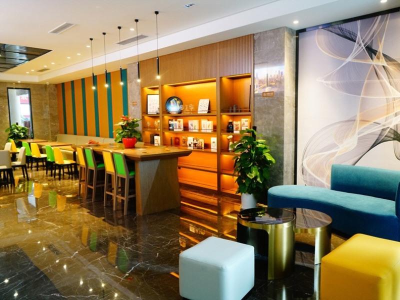 GreenTree Eastern Chongqing Jiefangbei Children's Hospital Hotel 12/65