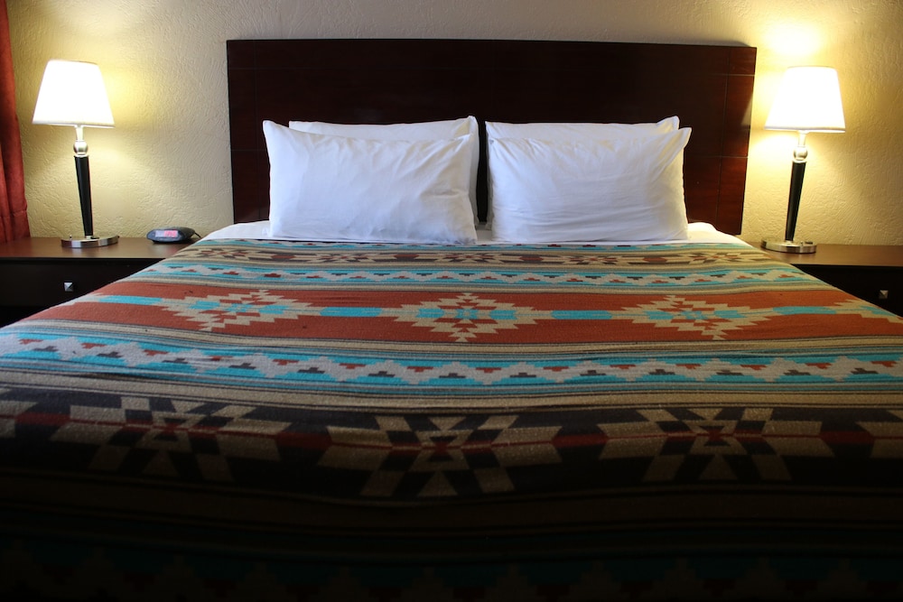 The Classic Desert Aire Hotel 11/34