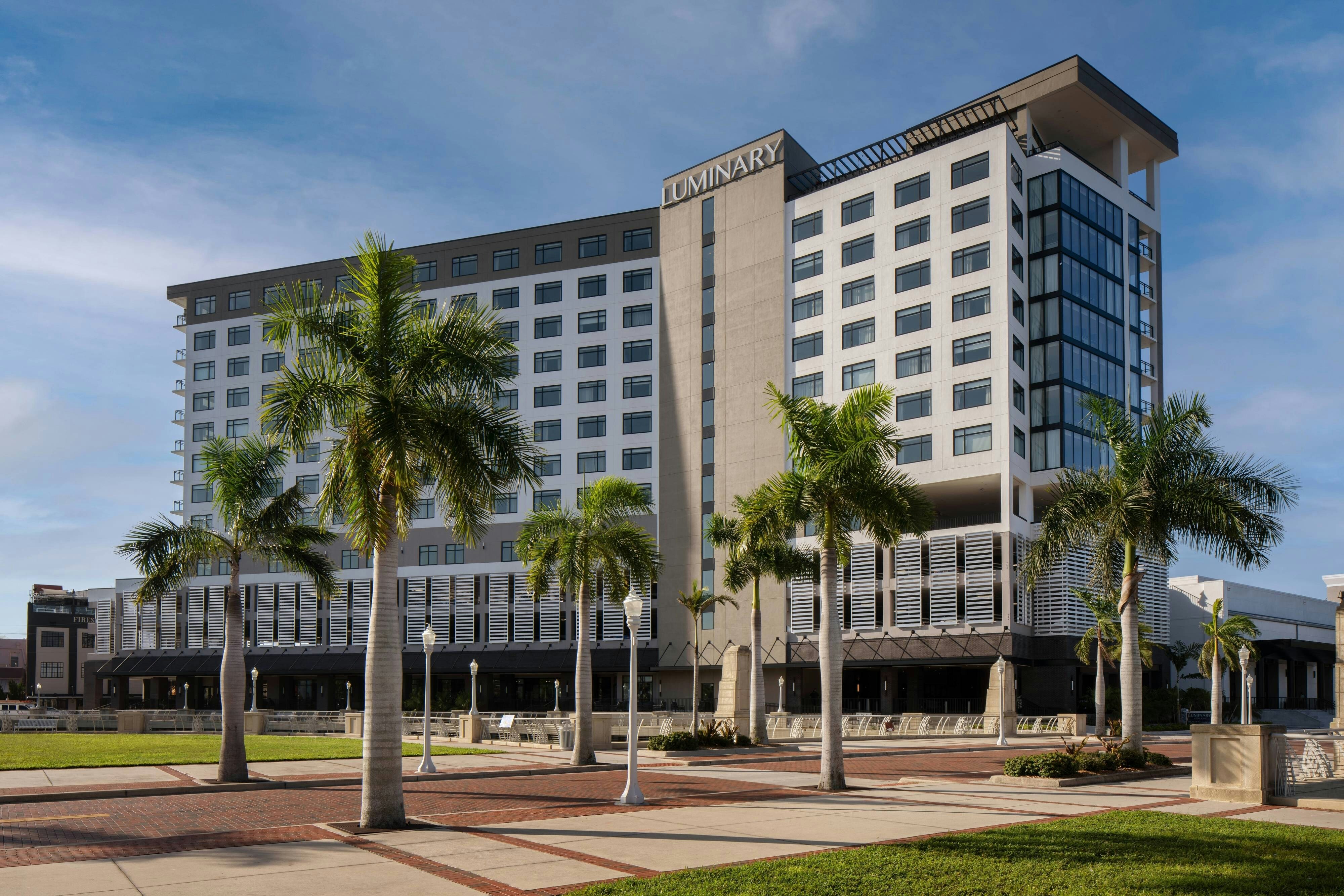 Luminary Hotel & Co , Autograph Collection 45/47