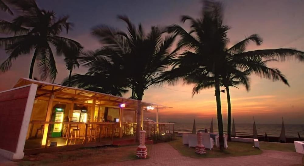 Marquis Beach Resort 7/50