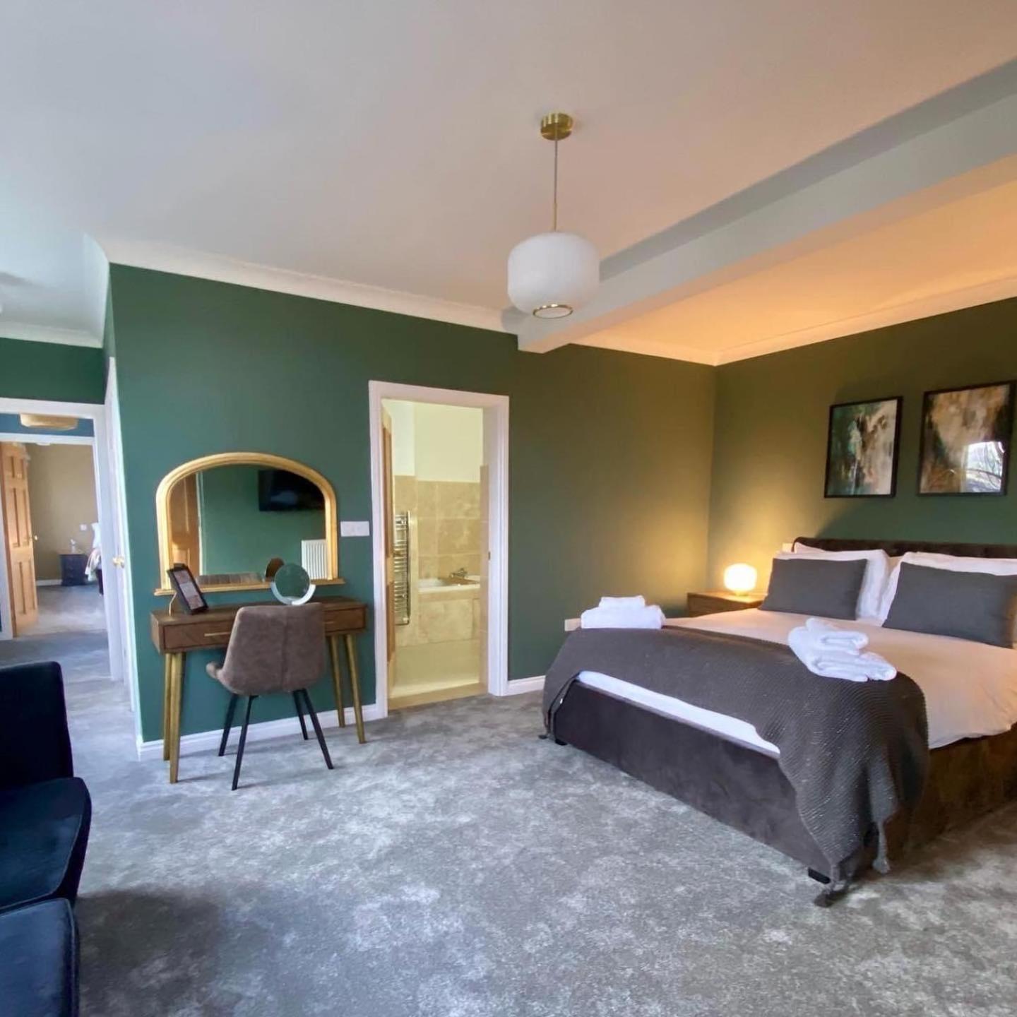 2 Bedrooms, House