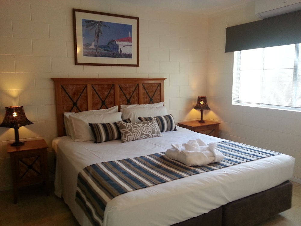 CLIFTON SANDS HOLIDAY APARTMENTS 9/49