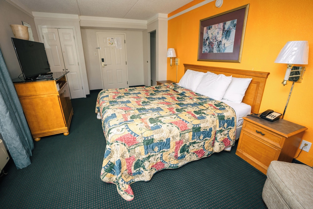 Howard Johnson Inn Peachtree/Norcross 10/21