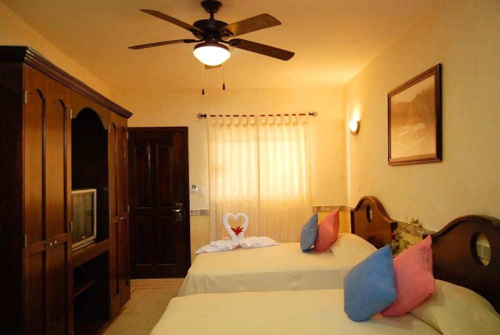 Hotel Colonial Playa del Carmen 17/50