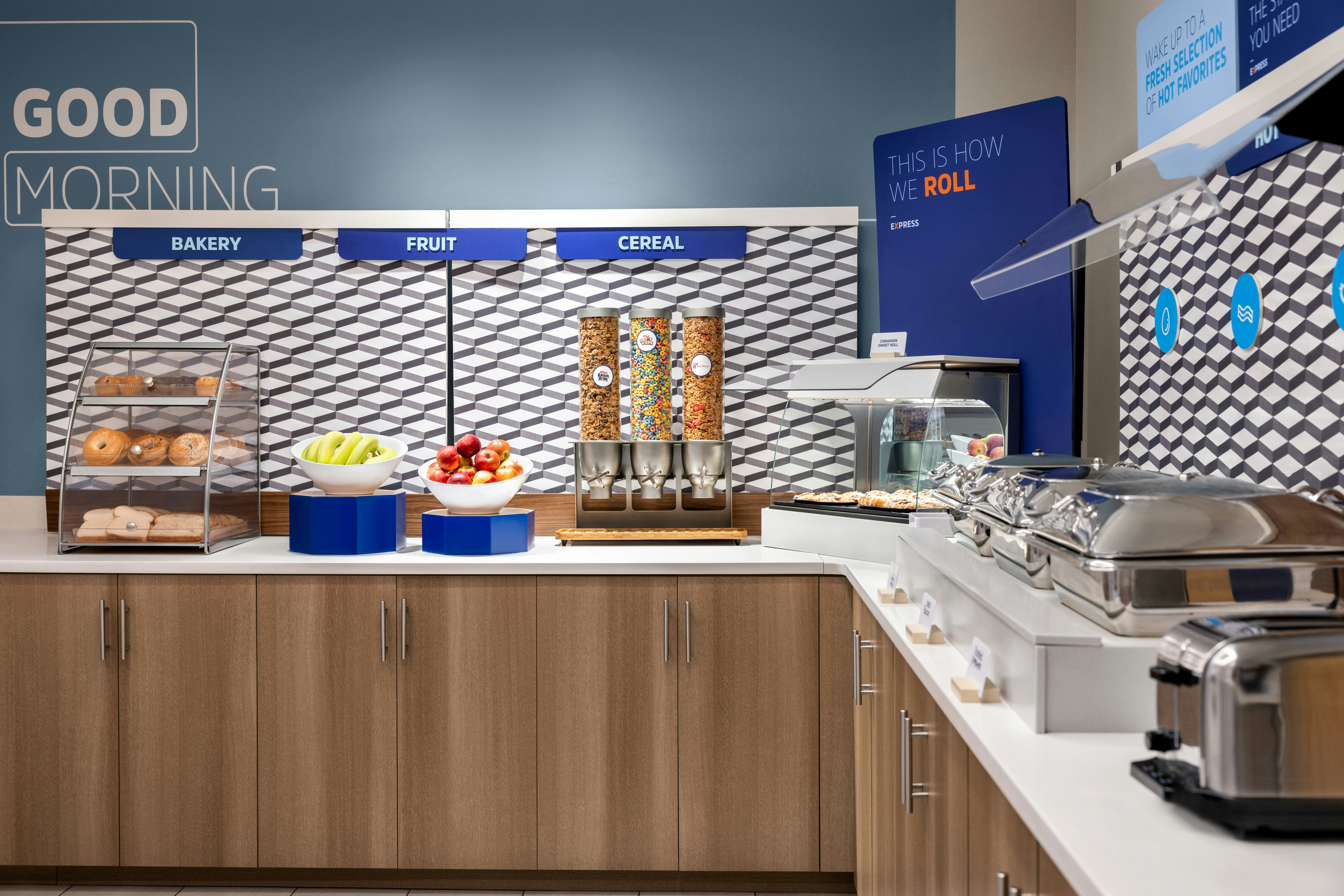 Holiday Inn Express Syracuse Airport 14/65