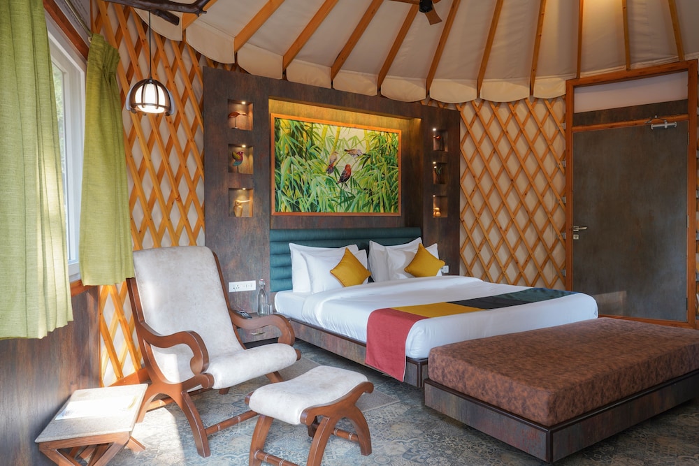 Mongonic Yurt, King Bed