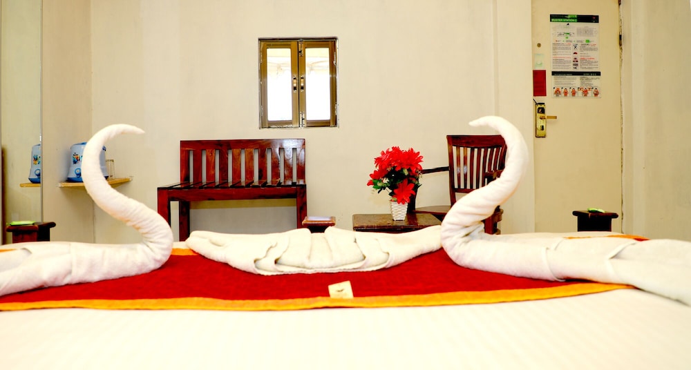 Sheesh Mahal Desert Camp 30/44