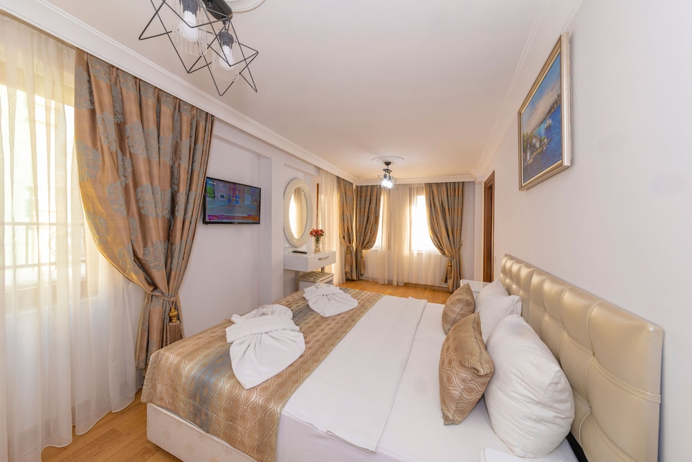 Saint George Boutique House 18/66