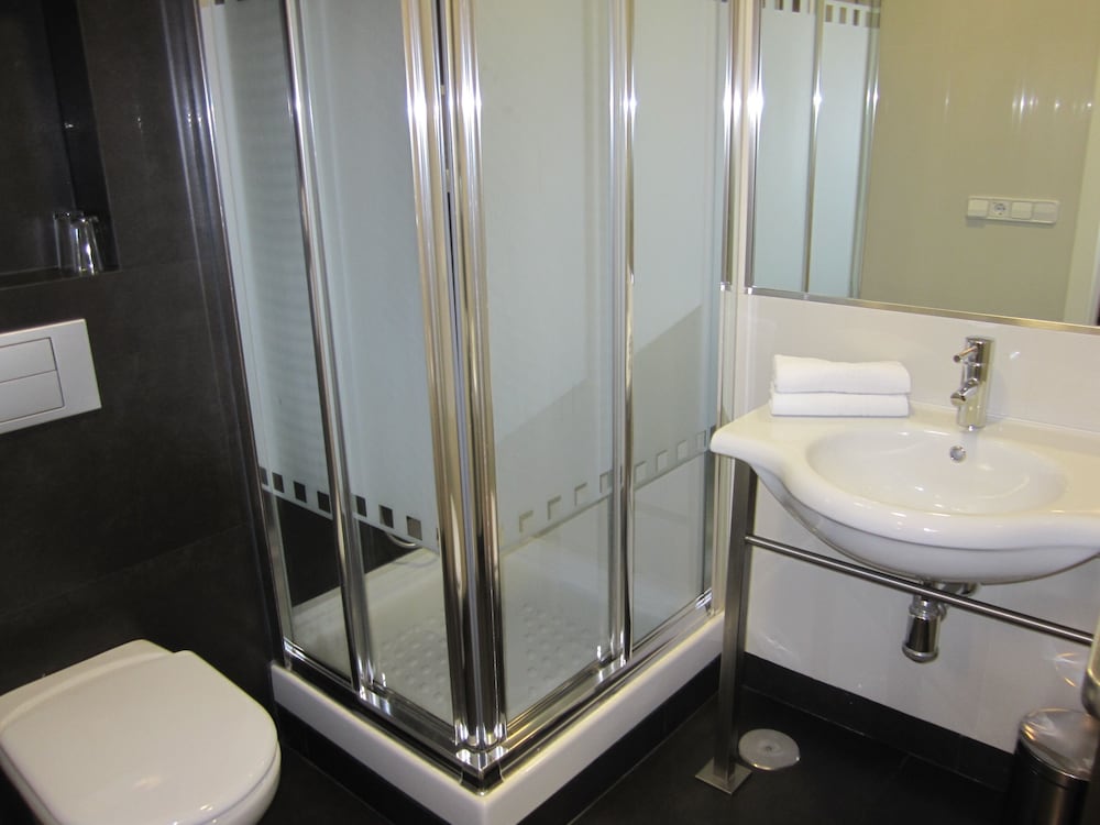 Hostal Abadia 46/50