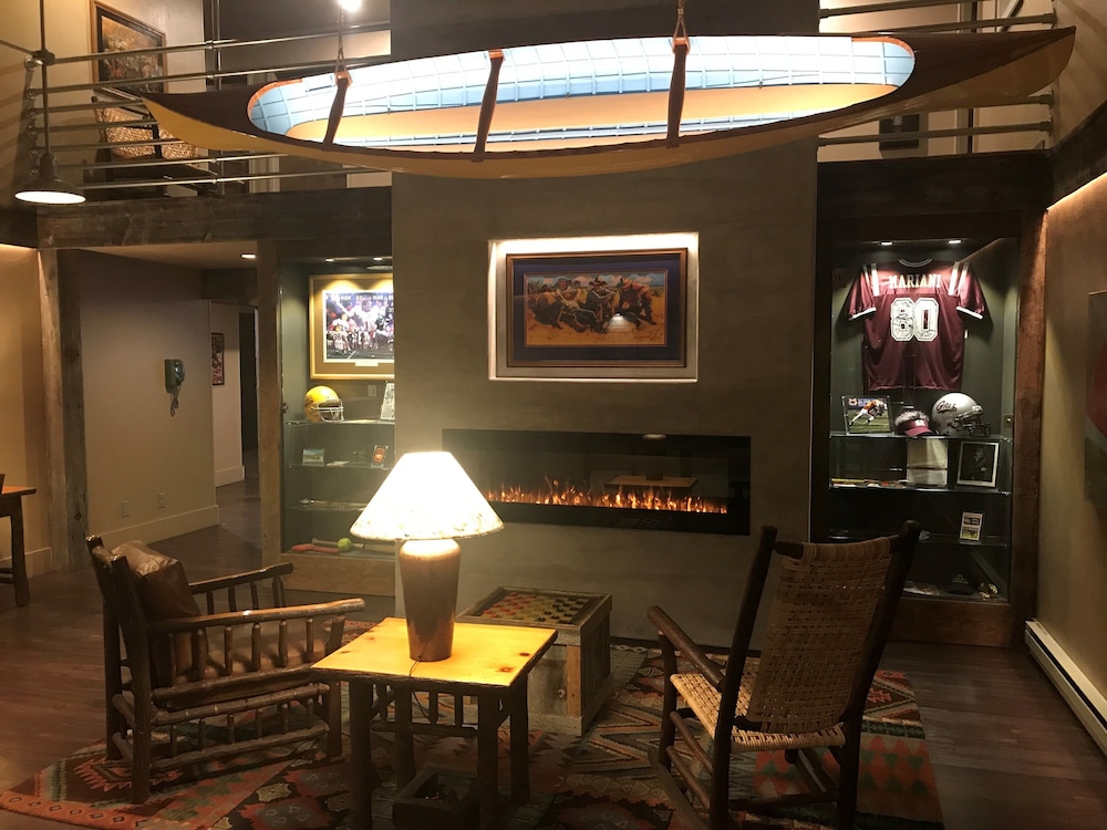 Days Inn and Suites by Wyndham Downtown Missoula-University 32/66