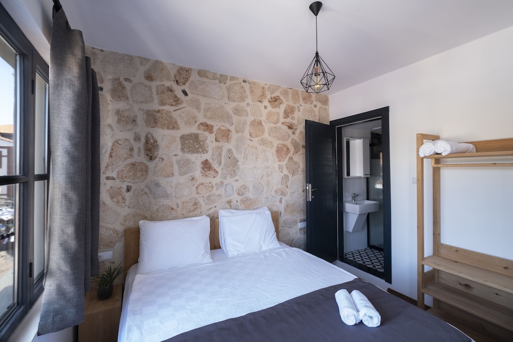 Solo Boutique Hotel 9/23