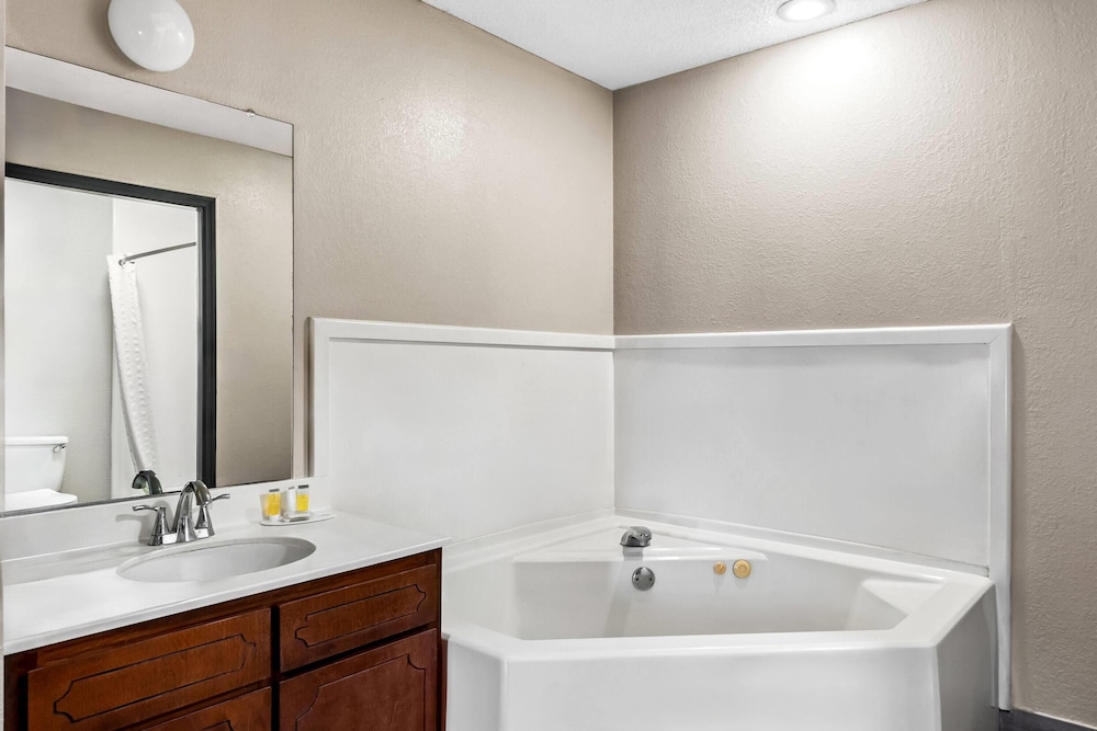 Days Inn By Wyndham Bainbridge 35/39