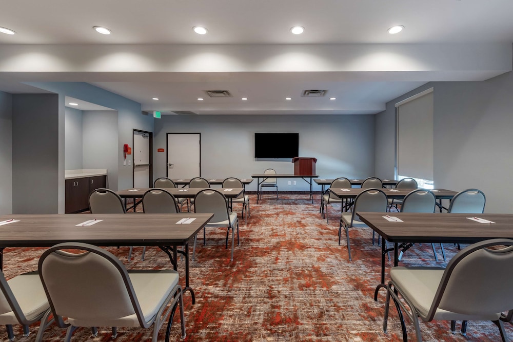 Best Western Plus Coachella Valley Inn & Suites 51/58