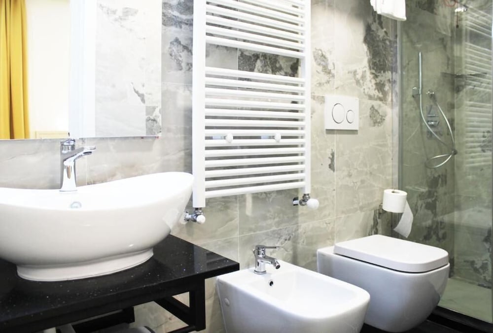 CSI Group - Hotel Metropoli 24/28