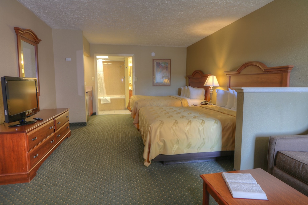 Quality Inn And Suites Dollywood 17/31
